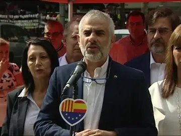 Ciudadanos acusa a Sánchez de huir ante "la semana trágica" vivida en Cataluña Ciudadanos acusa a Sánchez de huir ante "la semana trágica" vivida en Cataluña