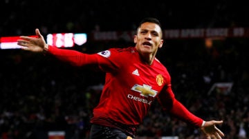 Alexis S&aacute;nchez celebra un gol