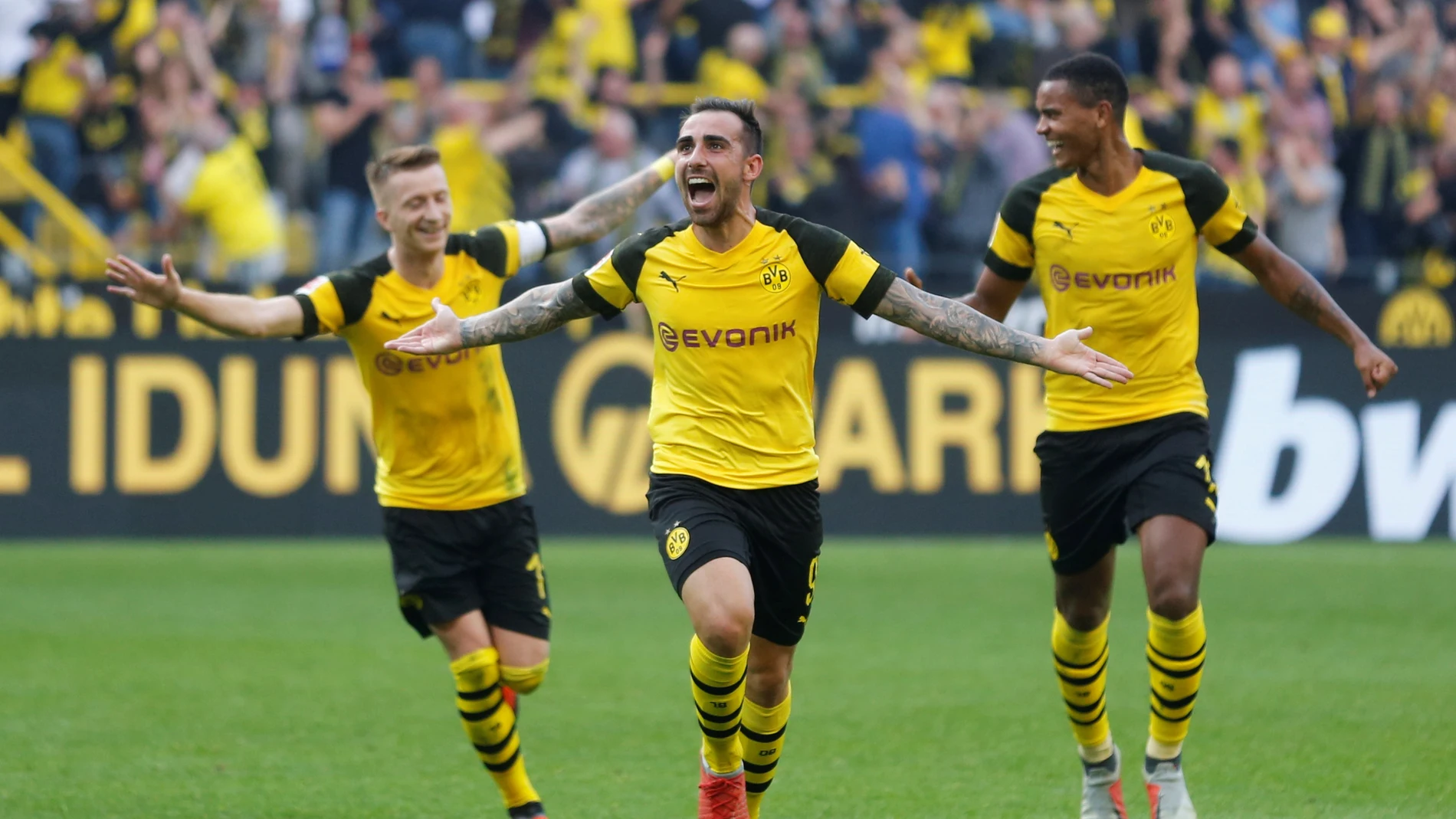 Paco Alcácer celebra un gol con el Borussia Dortmund Paco Alcácer celebra un gol con el Borussia Dortmund
