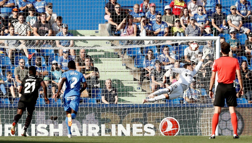 Soria encaja un gol ante el Levante