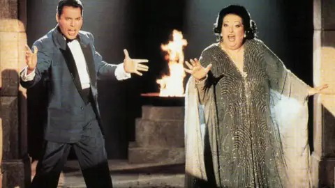Montserrat Caballé y Freddie Mercury Montserrat Caballé y Freddie Mercury