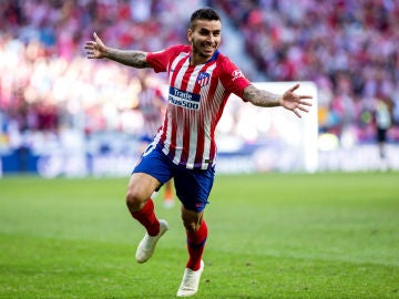 Ángel Correa celebra un gol