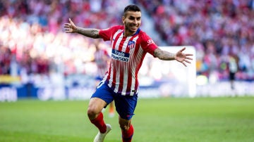 Ángel Correa celebra un gol