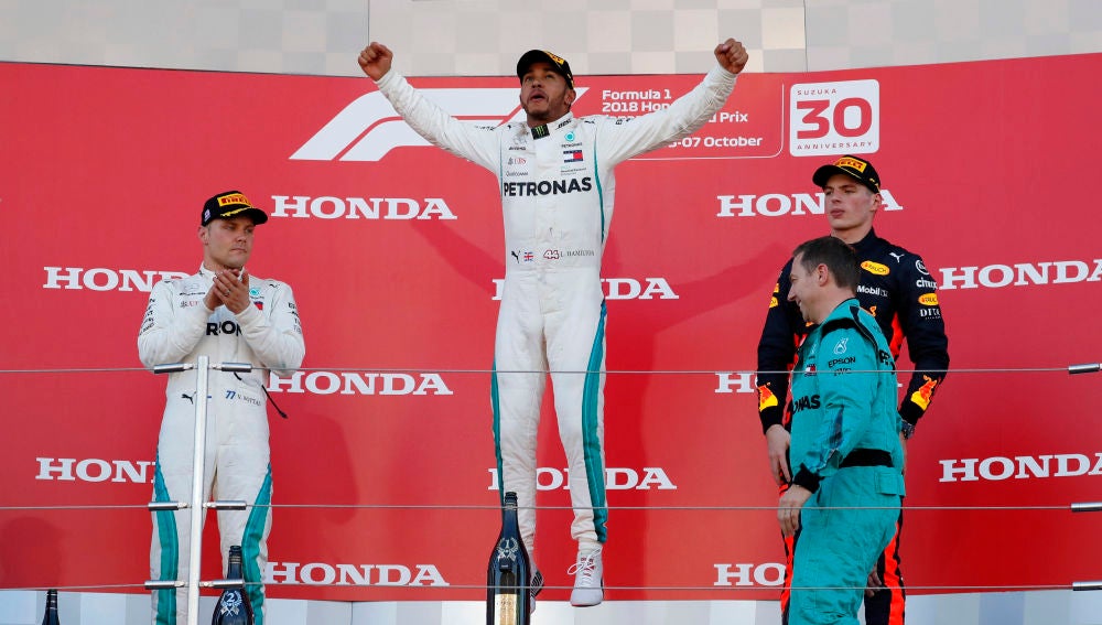 Lewis Hamilton, Bottas y Verstappen, en el podio de Suzuka