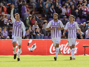 El Real Valladolid celebra un gol