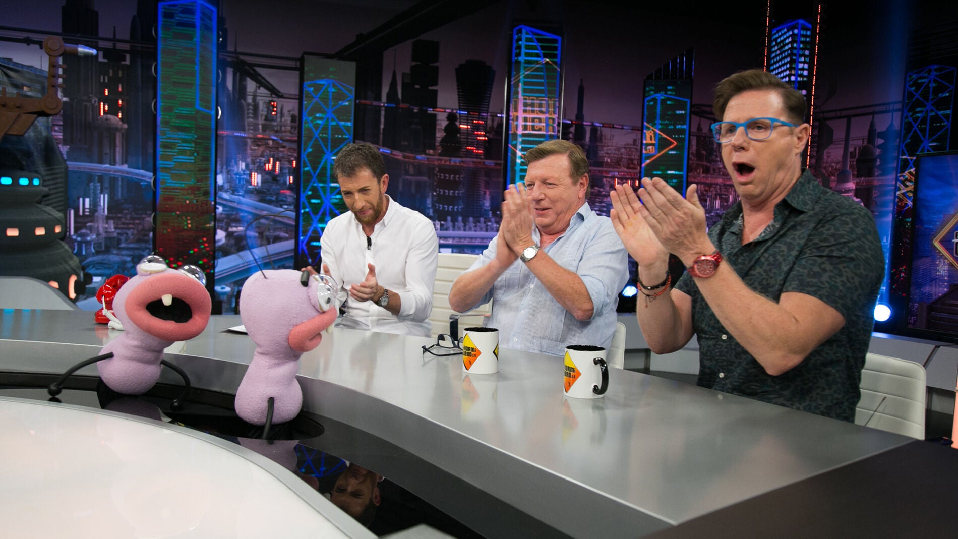 Emotivo v&iacute;deo de felicitaci&oacute;n en 'El Hormiguero 3.0' de los amigos de Los Morancos por sus cuarenta a&ntilde;os de &eacute;xitos