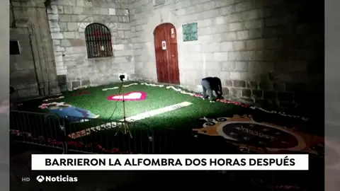 Los servicios de limpieza 'arrasan' con la alfombra floral para una Virgen horas antes de que saliera en procesión en A Coruña Los servicios de limpieza 'arrasan' con la alfombra floral para una Virgen horas antes de que saliera en procesión en A Coruña