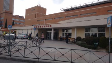 Zona exterior de urgencias del Hospital madrileño 12 de Octubre