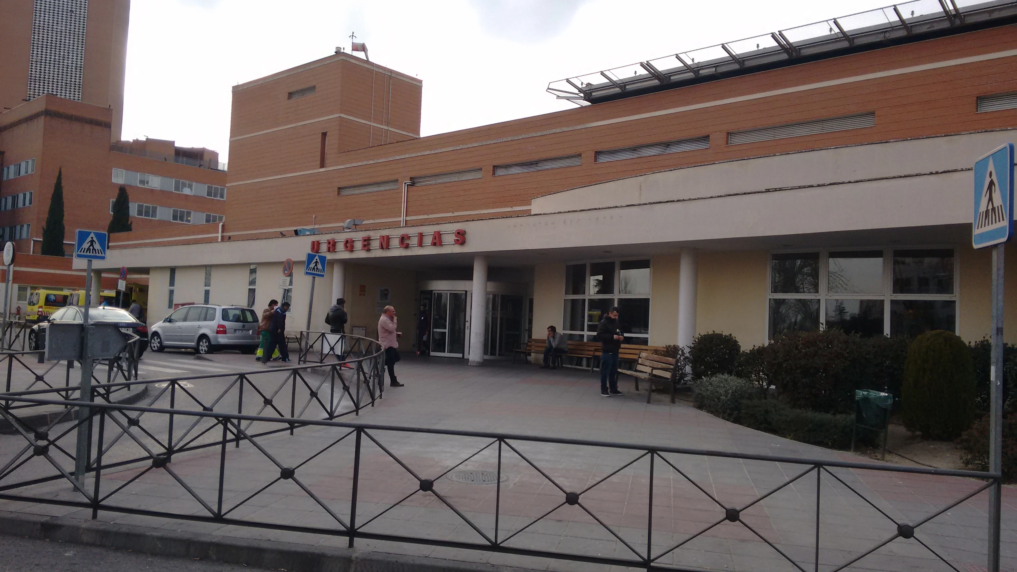 Zona exterior de urgencias del Hospital madrile&ntilde;o 12 de Octubre