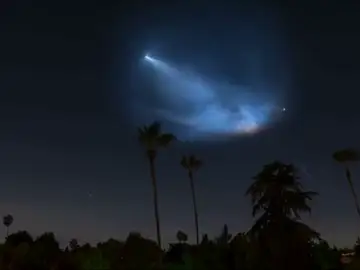 La estela de un cohete sorprende a California La estela de un cohete sorprende a California