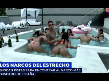 Chicas ligeras de ropa en una cama redonda: el vídeoclip donde reaparece el narco más buscado de España Chicas ligeras de ropa en una cama redonda: el vídeoclip donde reaparece el narco más buscado de España