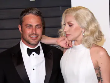 Taylor Kinney y Lady Gaga Taylor Kinney y Lady Gaga