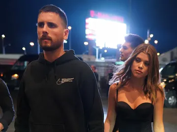 Scott Disick y Sofia Ritchie no se separan en ningún momento Scott Disick y Sofia Ritchie no se separan en ningún momento