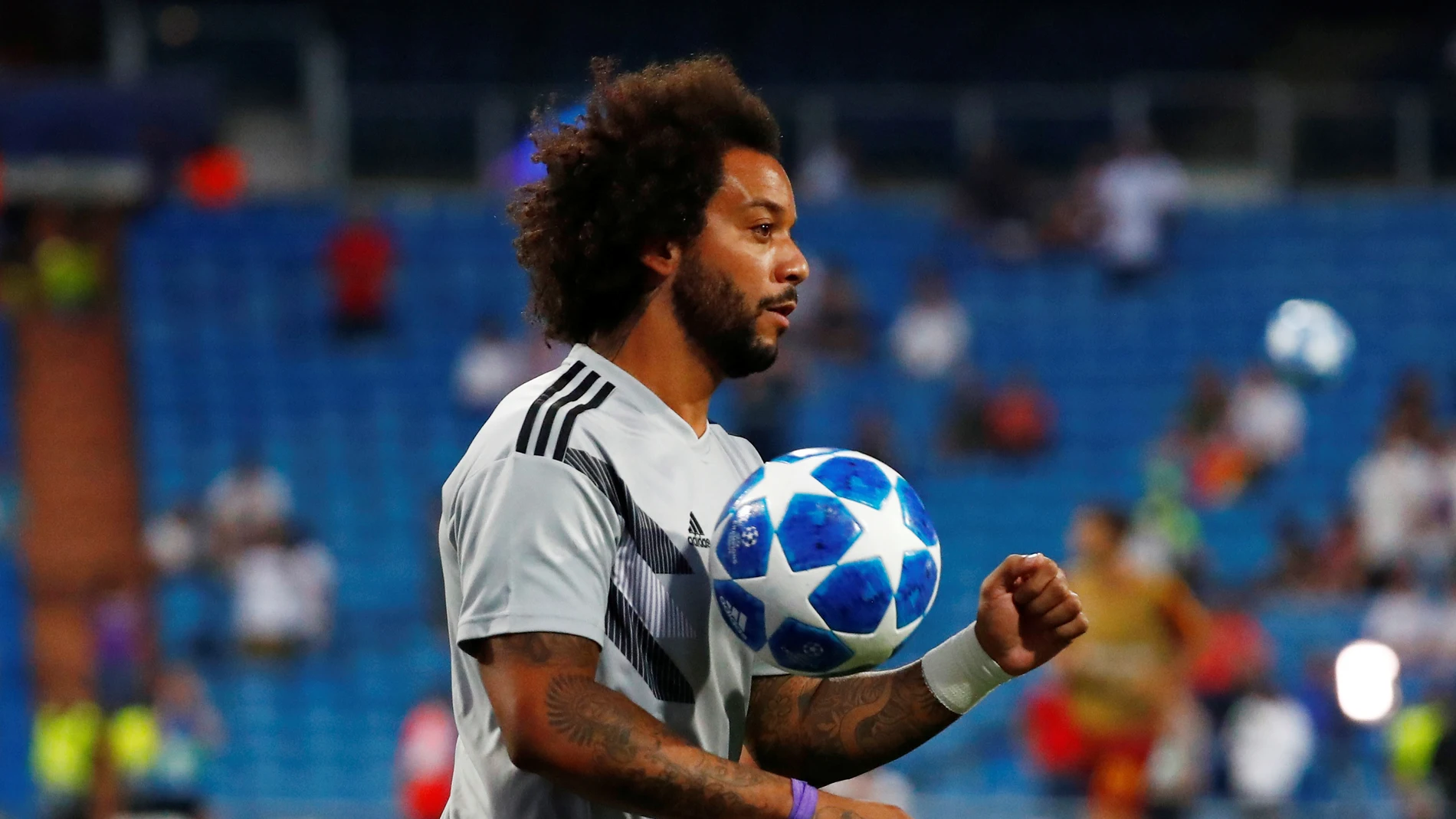 Marcelo, jugador del Real Madrid, antes de un partido de Champions Marcelo, jugador del Real Madrid, antes de un partido de Champions