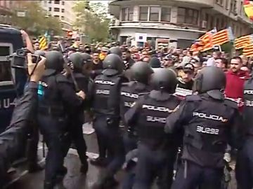 Jornada de tensión en Valencia por varias manifestaciones de ideologías opuestas Jornada de tensión en Valencia por varias manifestaciones de ideologías opuestas