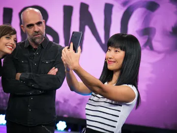 Yibing habla en 'El Hormiguero 3.0' sobre la obsesión de los retoques y el poder del maquillaje en China Yibing habla en 'El Hormiguero 3.0' sobre la obsesión de los retoques y el poder del maquillaje en China