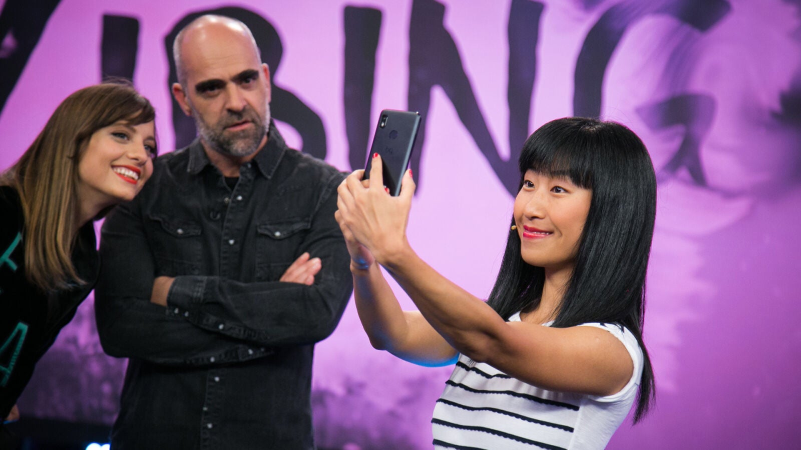 Yibing habla en 'El Hormiguero 3.0' sobre la obsesión de los retoques y el poder del maquillaje en China