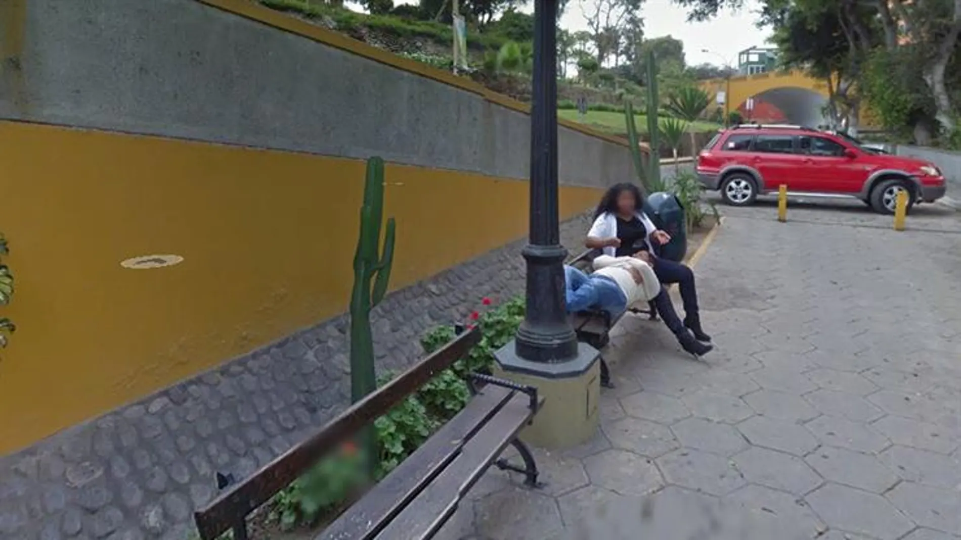 Una mujer 'pillada' en Google maps poniendo los cuernos a su esposo Una mujer 'pillada' en Google maps poniendo los cuernos a su esposo
