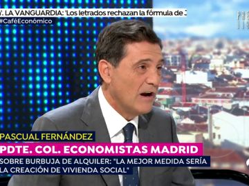 Pascual Fernández, presidente del Colegio de Economistas: "Si se fuerza la subida de salarios habrá menos contrataciones"