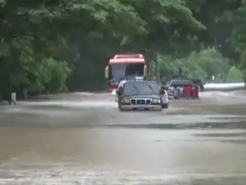 Los vientos y velocidad del huracán 'Michael' se refuerzan en su avance hacia el norte Los vientos y velocidad del huracán 'Michael' se refuerzan en su avance hacia el norte