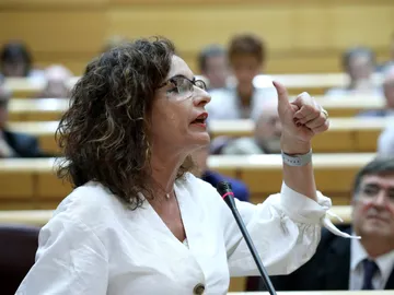 La ministra de Hacienda, María Jesús Montero, durante su intervención en la sesión de control al Gobierno en el Pleno del Senado La ministra de Hacienda, María Jesús Montero, durante su intervención en la sesión de control al Gobierno en el Pleno del Senado