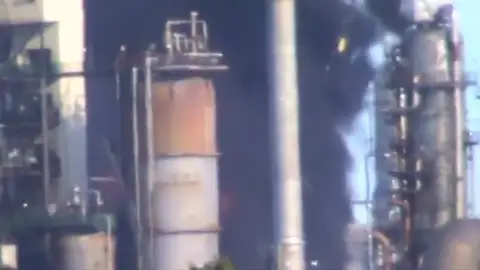 Explota la refinería más importante de Canadá Explota la refinería más importante de Canadá