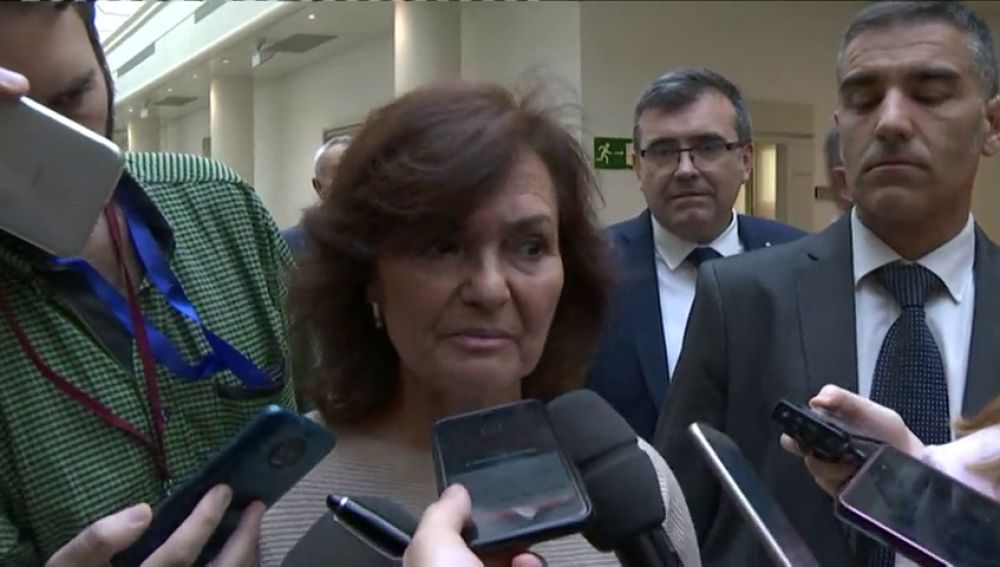 Carmen Calvo acusa al Senado de "romper las reglas del juego" al convocar a Sánchez para hable sobre su tesis