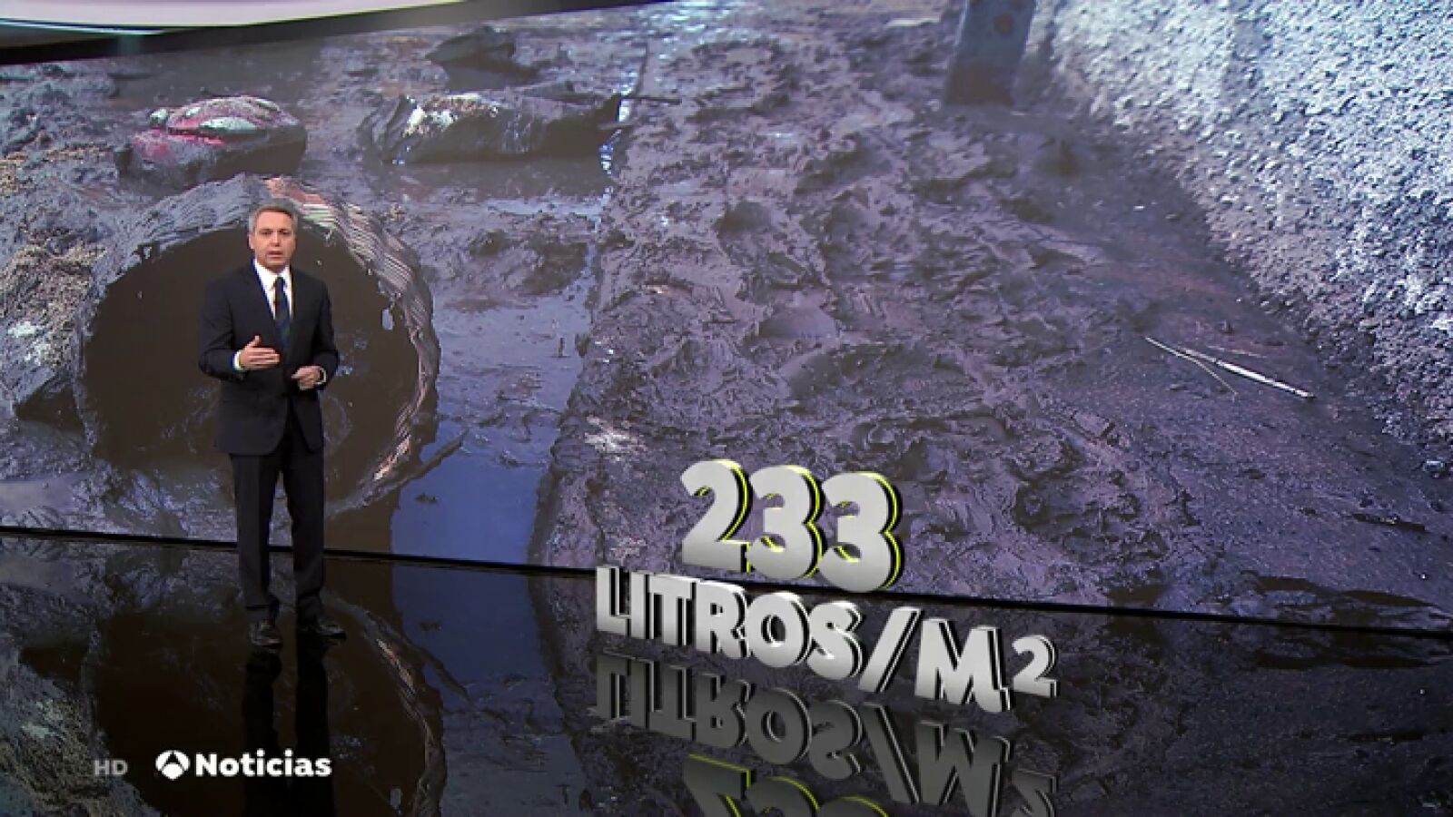 Vicente Vallés explica apoyado en la realidad aumentada las últimas 24 horas de las inundaciones en Mallorca