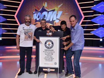 'Los Lobos' consiguen un Récord Guinness Mundial en '¡Boom!': "Me dan ganas de ponerme a aullar" 'Los Lobos' consiguen un Récord Guinness Mundial en '¡Boom!': "Me dan ganas de ponerme a aullar"
