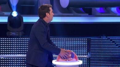 Arturo Valls presenta una nueva versión de 'La gallina dobladora'