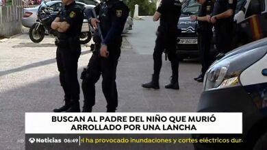 Detenido el padre del niño que murió en Algeciras arrollado por una lancha por apuñalar al piloto de la embarcación