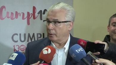Garzón no ve razones para que dimita la ministra Delgado y PP y Cs 
