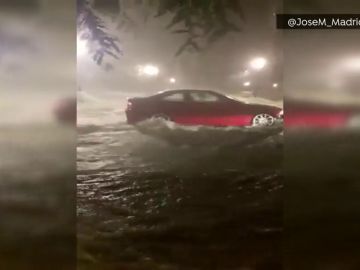 Las lluvias y las tormentas mantienen con avisos a Cataluña, y Baleares y en riesgo extremo a la costa de Málaga