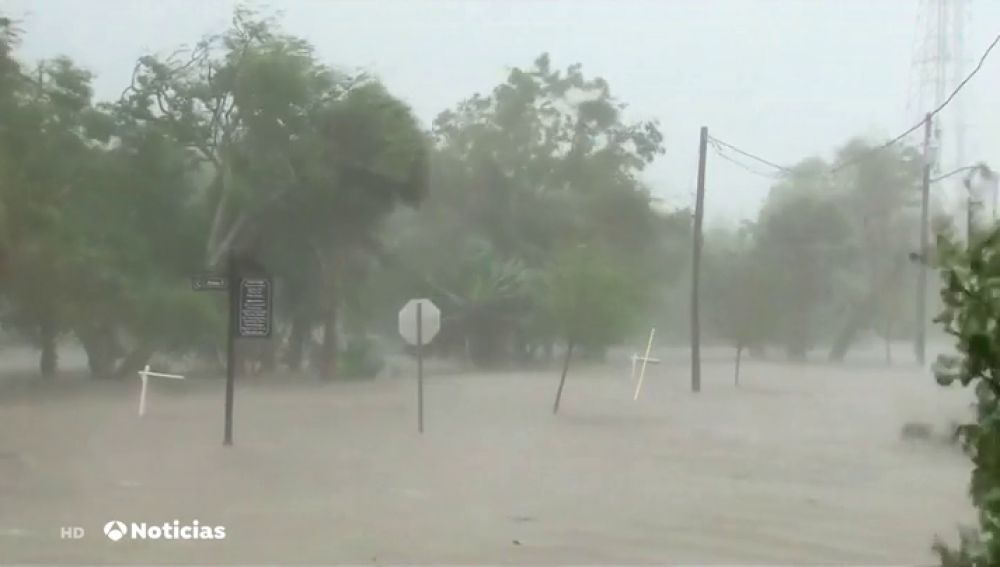 El huracán Michael toca tierra en la costa de Florida con vientos "catastróficos" y una marejada ciclónica "mortal"