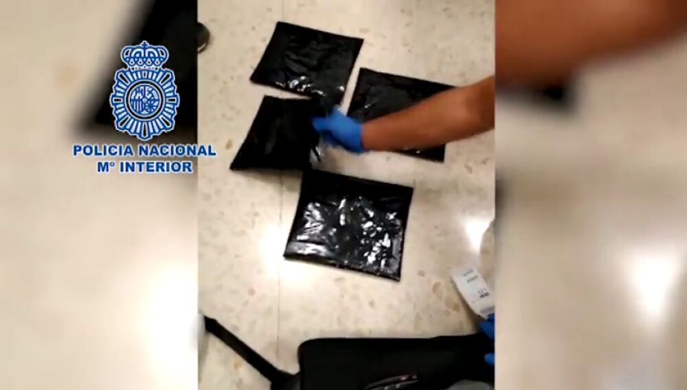La Policía Nacional incauta más de tres kilos de cocaína en el aeropuerto Málaga - Costa del Sol
