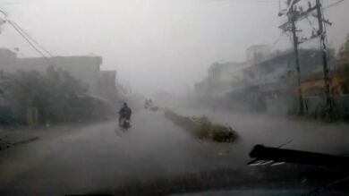 El ciclón Titli llega con fuerza a la India sin ocasionar daños personales