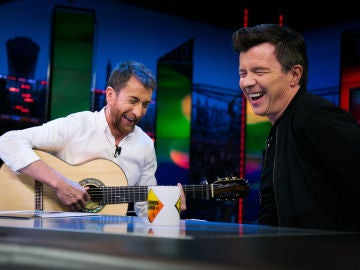 Rick Astley y Pablo Motos versionan, a ritmo de rumba, la canción 'Never gonna give you up' en 'El Hormiguero 3.0' Rick Astley y Pablo Motos versionan, a ritmo de rumba, la canción 'Never gonna give you up' en 'El Hormiguero 3.0'