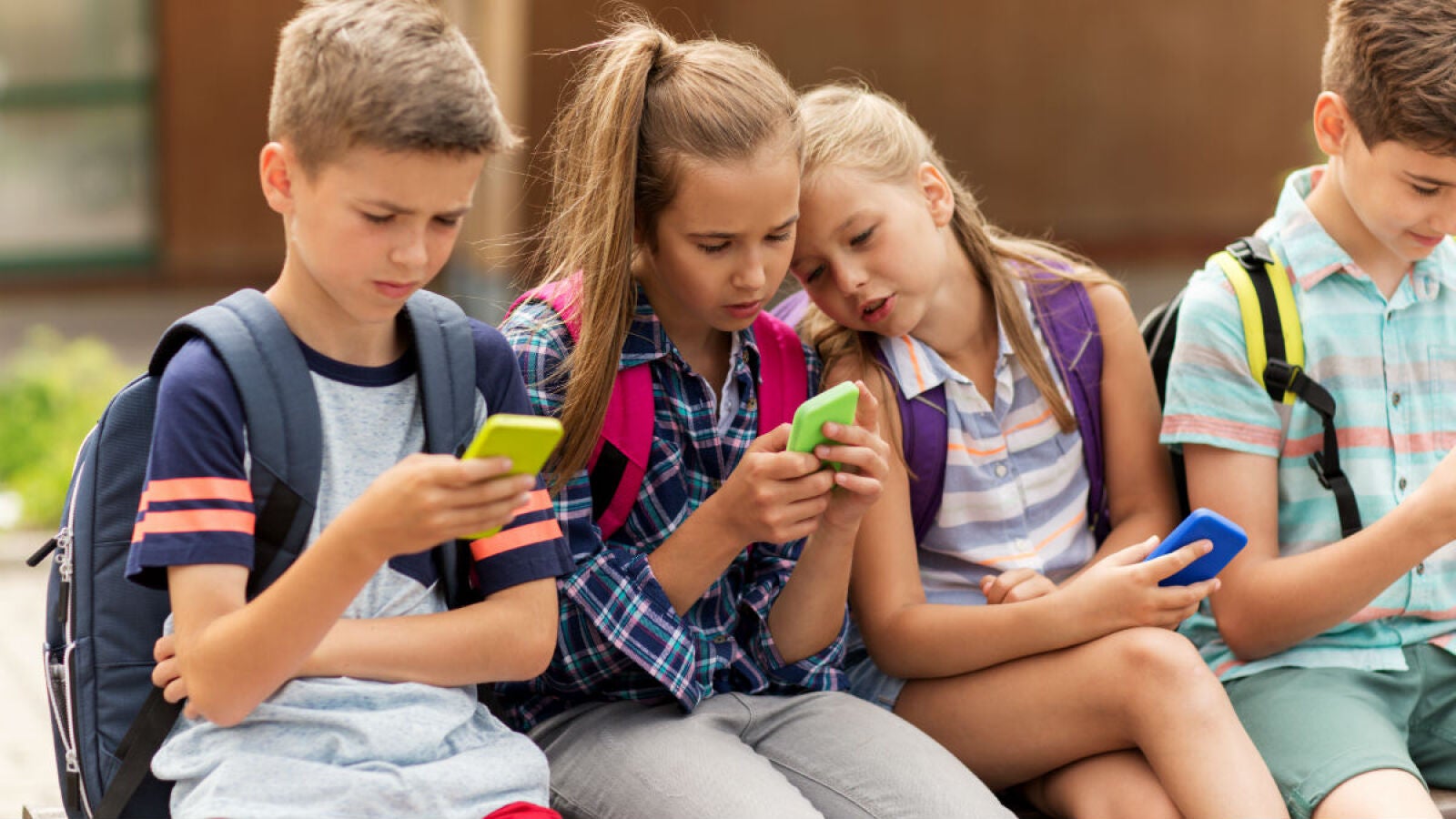 Una edad mínima común para acceder a las redes sociales es lo que propone España y otros dos países a la Unión Europea 