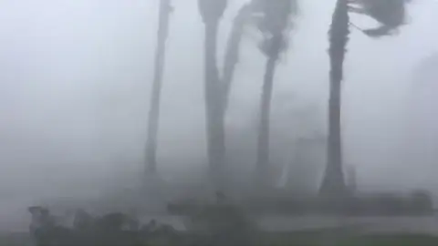 'Michael' toca tierra en Florida como un huracán de categoría cuatro y deja al menos un muerto 'Michael' toca tierra en Florida como un huracán de categoría cuatro y deja al menos un muerto