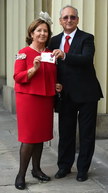 Los padres de Ignacio Echeverría recogen su Medalla de Jorge a título póstumo Los padres de Ignacio Echeverría recogen su Medalla de Jorge a título póstumo
