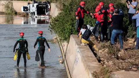 Tareas de rescate de los buzos en Mallorca Tareas de rescate de los buzos en Mallorca