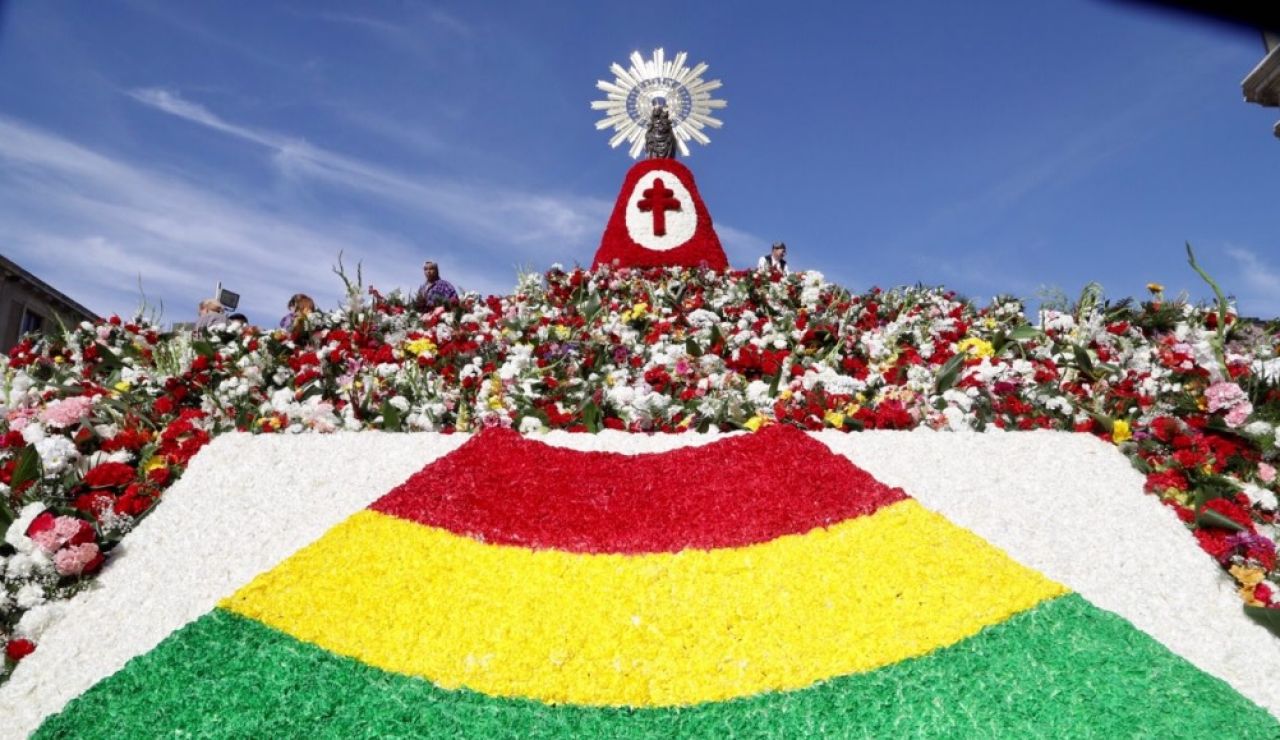 Fiestas del Pilar 2019: Ofrenda a la virgen del Pilar con la bandera de Bolivia, país invitado