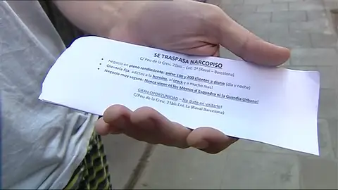 "Se traspasa Narcopiso", el polémico anuncio publicado por los vecinos de un edificio en El Raval "Se traspasa Narcopiso", el polémico anuncio publicado por los vecinos de un edificio en El Raval