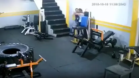 Agresión a una joven en Colombia Agresión a una joven en Colombia