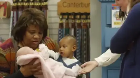 Los duques de Sussex han contratado a Connie Simpson como cuidadora del futuro bebé Los duques de Sussex han contratado a Connie Simpson como cuidadora del futuro bebé