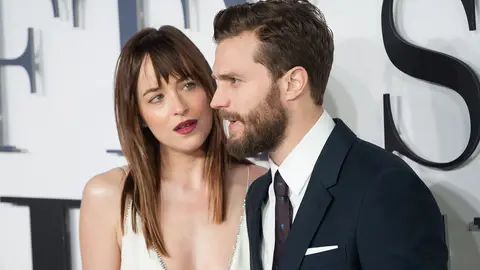 Dakota Johnson y Jamie Dornan en la premiere de 'Cincuenta sombras de Grey' Dakota Johnson y Jamie Dornan en la premiere de 'Cincuenta sombras de Grey'
