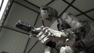 Rusia confirma el envío de dos robots al espacio capaces de disparar o conducir un coche