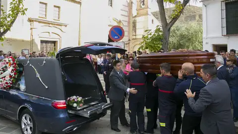 Antequera despide al bombero fallecido en una riada Antequera despide al bombero fallecido en una riada