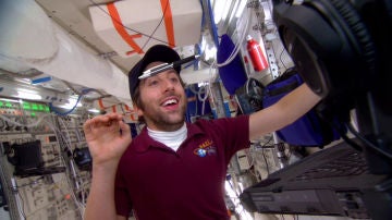 Howard en el espacio