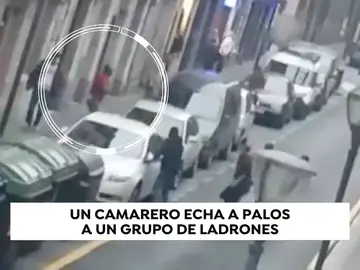 Un camarero echa a palos a un grupo de ladrones Un camarero echa a palos a un grupo de ladrones